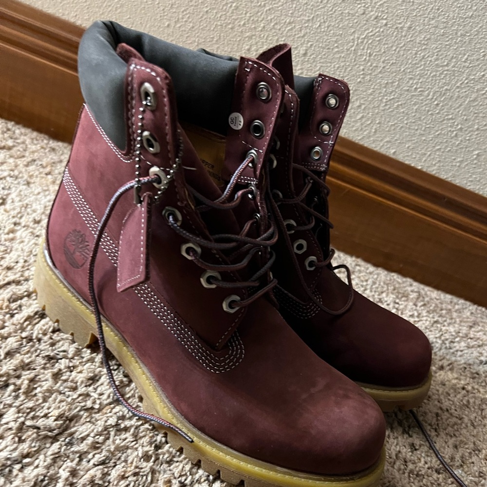 Timberland boots burgundy suede worn once Sz 8